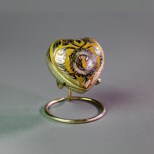 CORAZON AMARILLO CON PLATA GRANDE